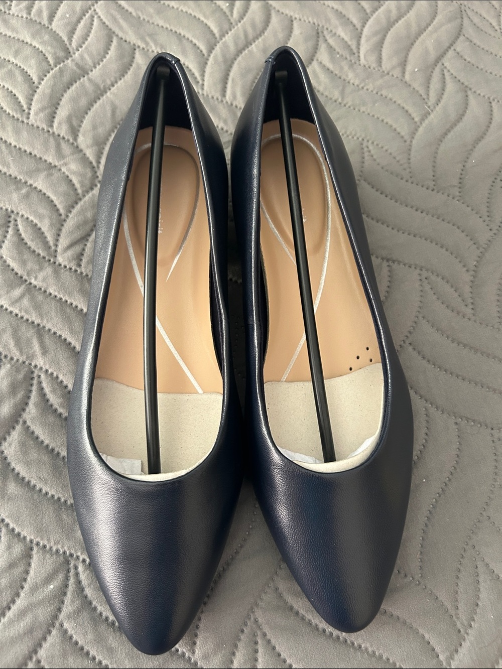 NWOB - Easy Spirit Women's Navy Pointed-Toe Flats